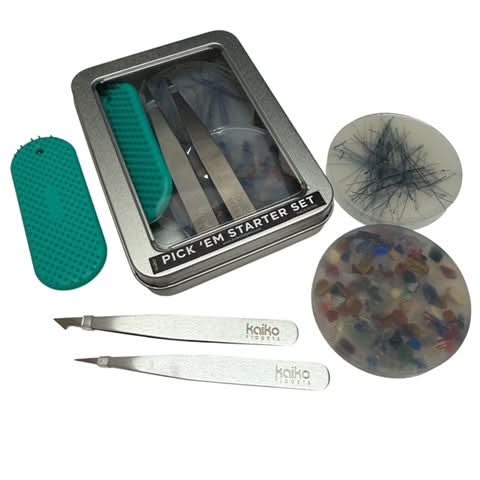 Pick 'Em Bundle 6  -  Pick 'Em Starter Set Tin  + Two Put 'Em Putty - Image 5